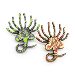 Facehugger (blood splatter) molded pin
